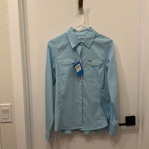 Columbia Women’s Button Down Shirt - Small